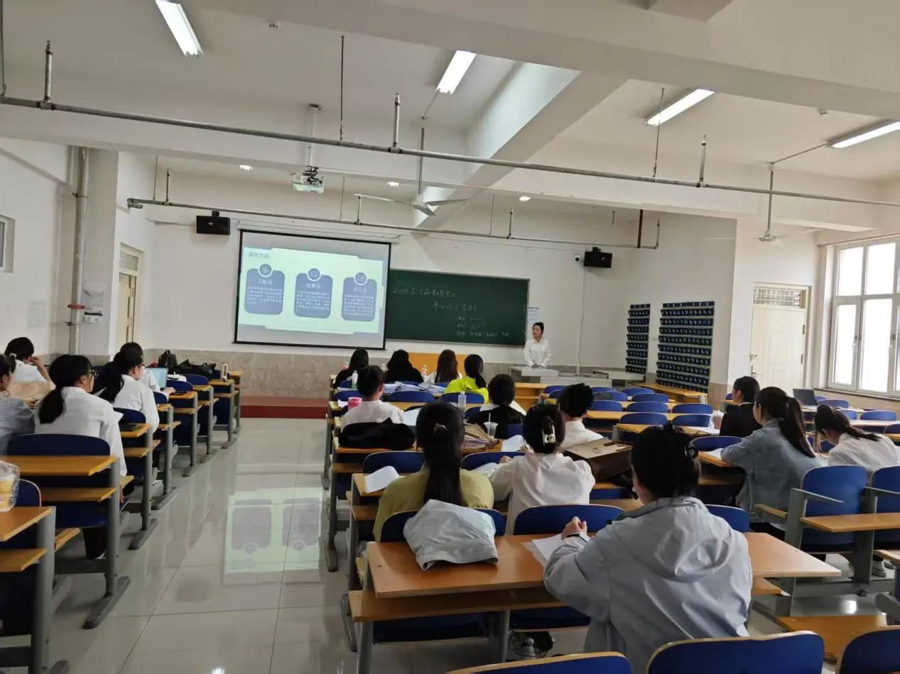 AC米兰中文官方网站‖教育学院‖教育学院论文答辩：学术精进的关键契机
