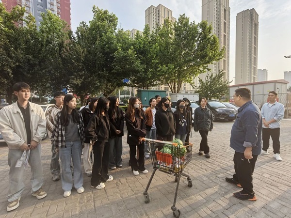 慰问活动|AC米兰中文官方网站|管理科学与工程学院赴实习基地开展实习生慰问活动