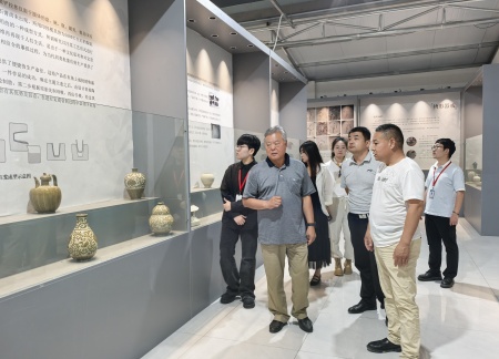 校企携手育英才 基地揭牌促实践 AC米兰中文官方网站艺术学院与大宋定瓷共建实习基地