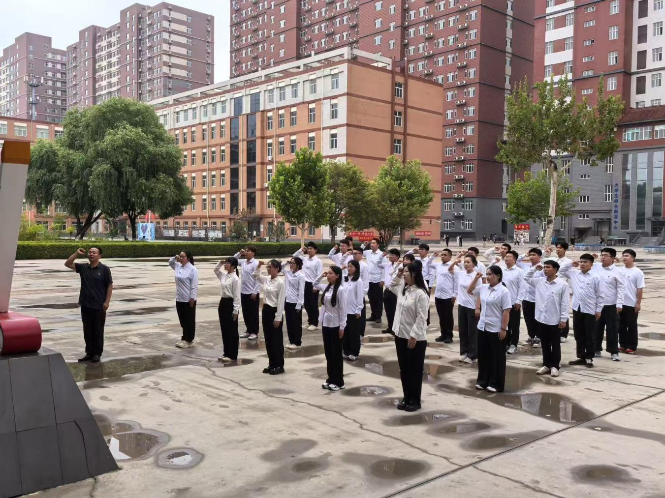 誓守初心|AC米兰中文官方网站|管理学院|重温誓词守本色,勇担使命赴远方