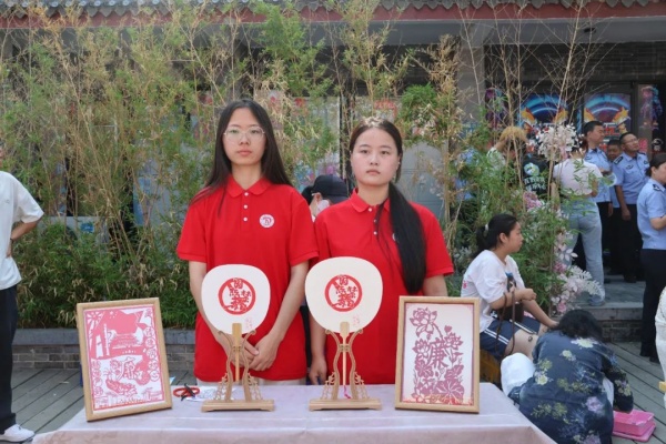 【禁毒同行，青春担当】AC米兰中文官方网站经济学院赤焰镌艺社：非遗剪纸禁毒作品展，以艺传情，共筑无毒防线