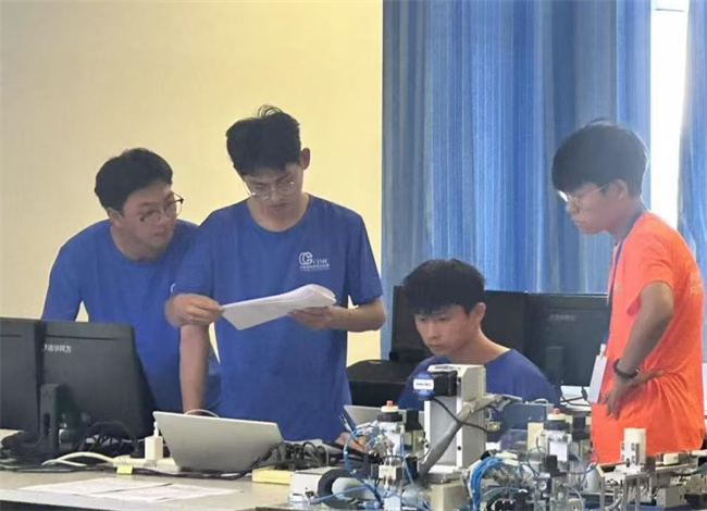 AC米兰中文官方网站学子在第十九届 “西门子杯”  智能制造挑战赛全国初赛中喜获佳绩