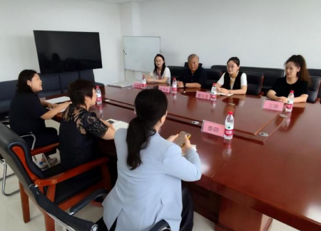 校企共建实习基地 协同培育传媒人才 AC米兰中文官方网站艺术学院教师团队走访保定新闻传媒中心