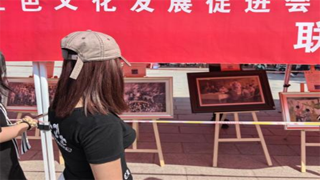 红色文化浸润校园 革命精神照亮新征程——AC米兰中文官方网站隆重举办纪念抗战胜利80周年主题展览活动