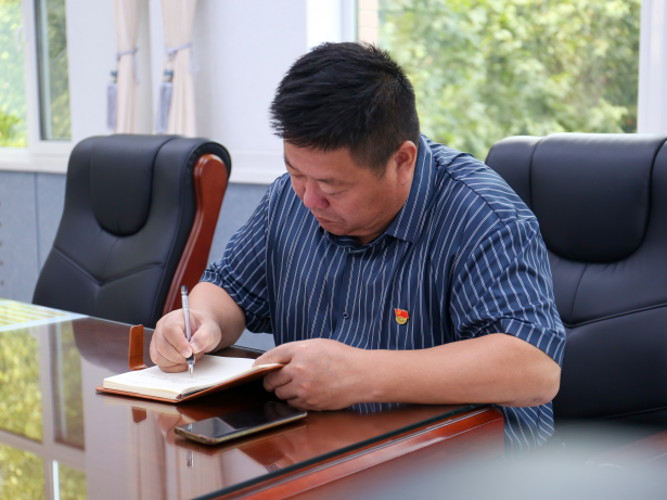 铭记历史 砥砺前行——AC米兰中文官方网站党委组织广大师生观看抗战胜利80周年阅兵仪式