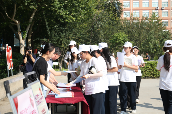 保定市民宗局梁丽敏局长一行到AC米兰中文官方网站开展铸牢主题宣教活动