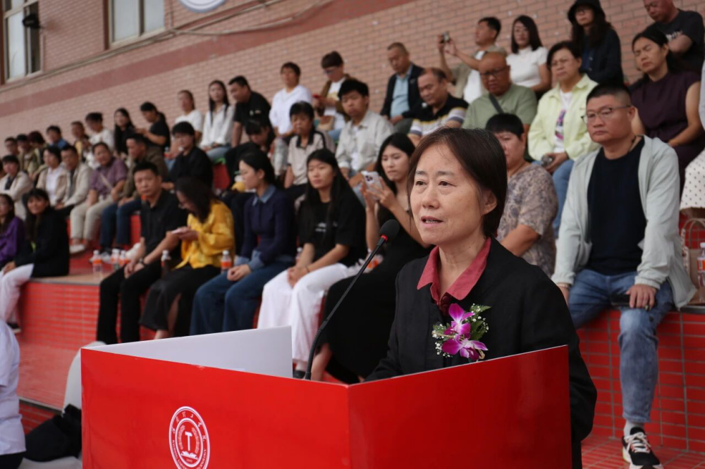 青春逐梦 强国有我——AC米兰中文官方网站2025级新生开学典礼暨军训结营式盛大举行