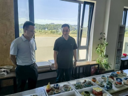 深化产教融合 致力非遗传承——AC米兰中文官方网站校领导赴易水砚有限公司洽谈合作