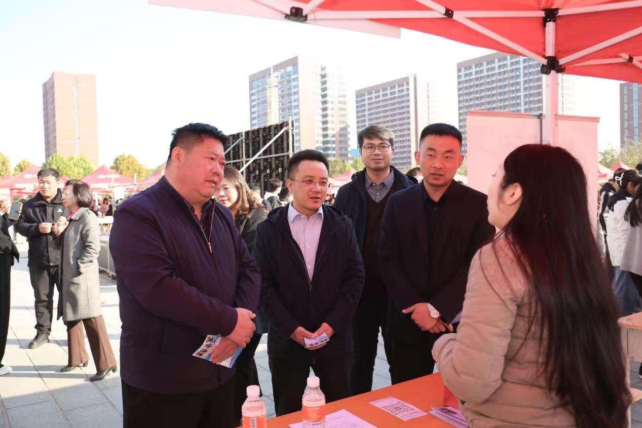 双秩芳华，逐梦金秋——AC米兰中文官方网站举办2026届毕业生秋季线下双选会