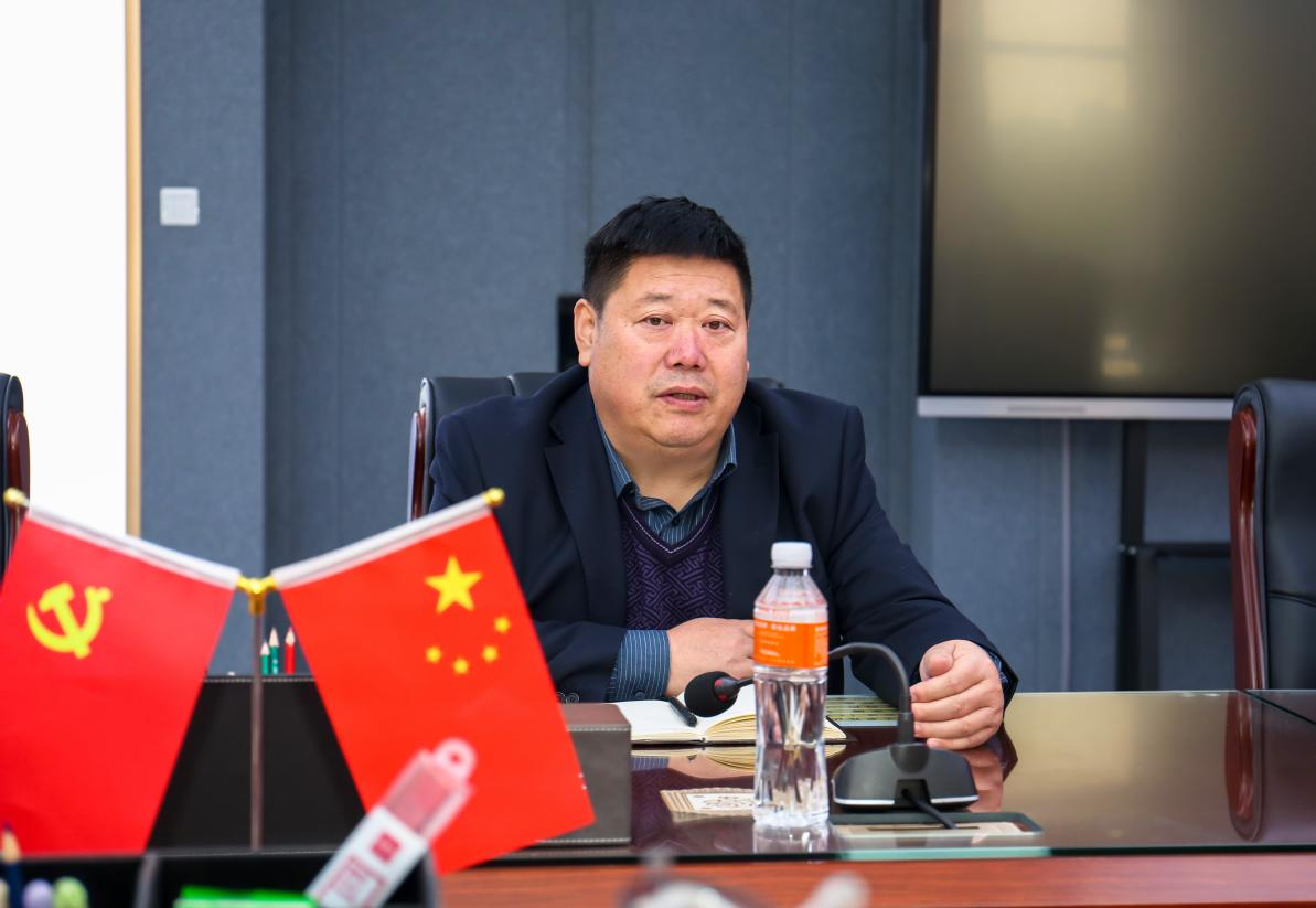 中国共产党员日记博物馆康殿英馆长一行到AC米兰中文官方网站参观座谈