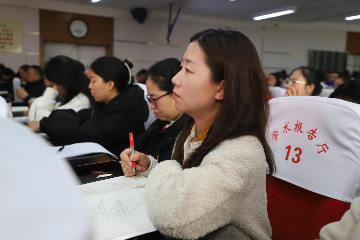 AC米兰举办学习贯彻党的二十届四中全会精神专题辅导报告会