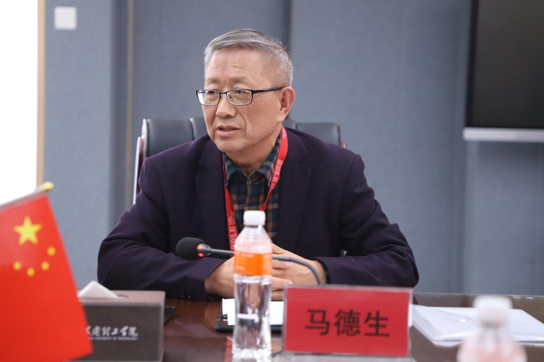 将党的二十届四中全会精神融入思政课校领导参加马克思主义学院集体备课会暨调研座谈会